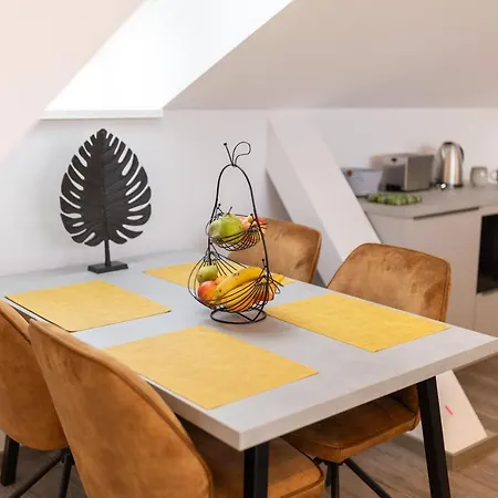 Bed & Bahn Apartament *